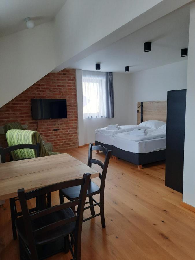 Apartmany Resort Na Horske มาลา โมราฟกา ภายนอก รูปภาพ